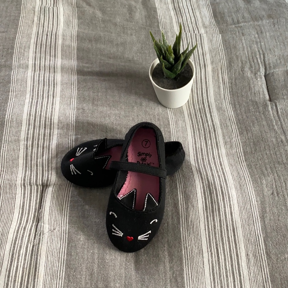 Simply Petals Girl's Cat Shoes